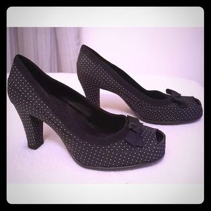 Aerosoles Heelrest peep toe heels black size 6.5